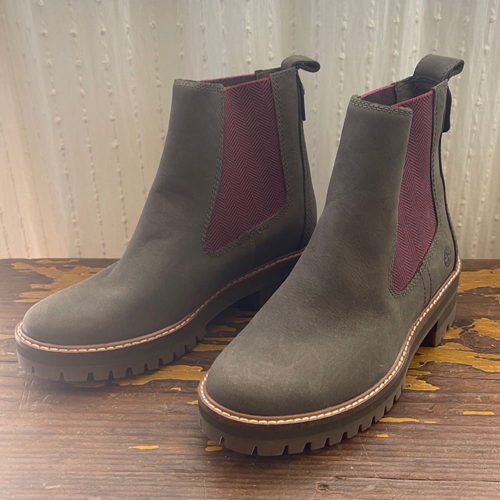 TIMBERLAND
Chelsea Lug Boots